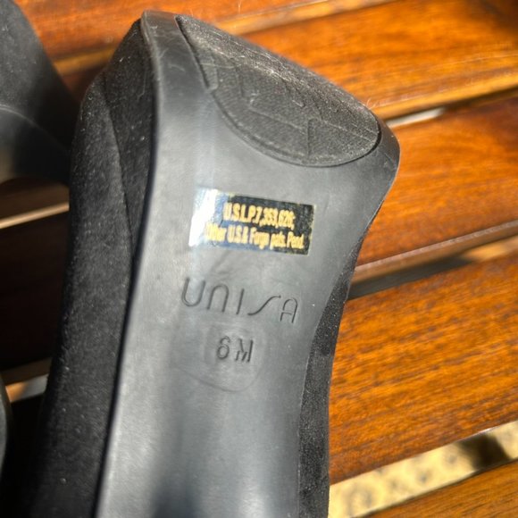 UNISA Black Suede Platform Pumps w/ Ankle Strap - Never Worn - 6M - Picture 5 of 6